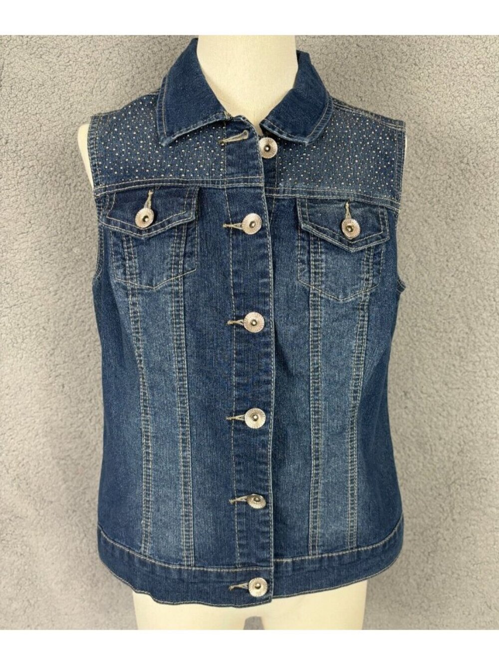 Baccini Women's Western Button Up Denim Vest Rhinestone Blue Medium NWOT's.